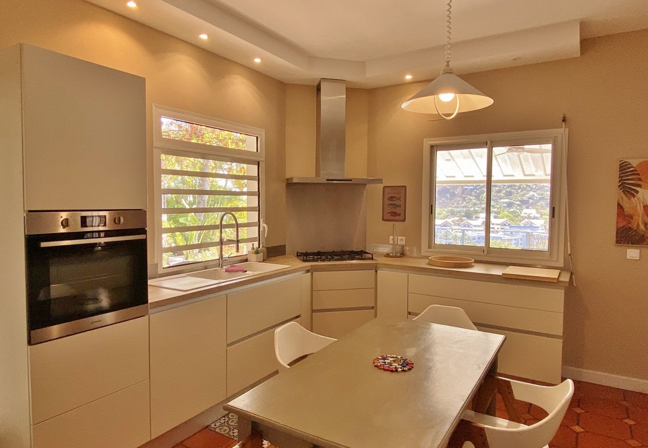 Cuisine moderne et entièrement équipée de la Villa Oryzea